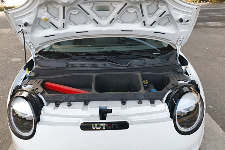 长安启源 长安Lumin 2023款 205km 香沁款机舱底盘24