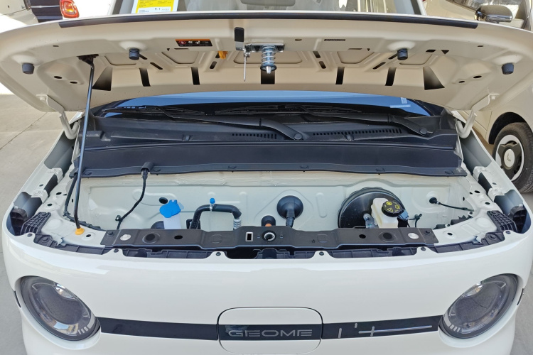 吉利银河 熊猫 2025款 210km 元气熊机舱底盘24