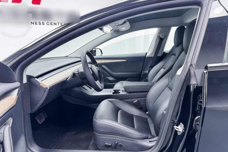 特斯拉 Model 3 2022款 后轮驱动版中控内饰7008