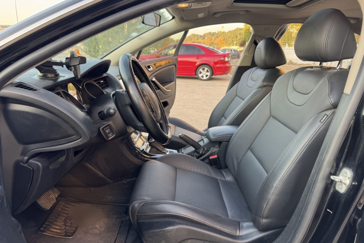 雪铁龙C5 2013款 2.0L 自动尊享型中控内饰7001