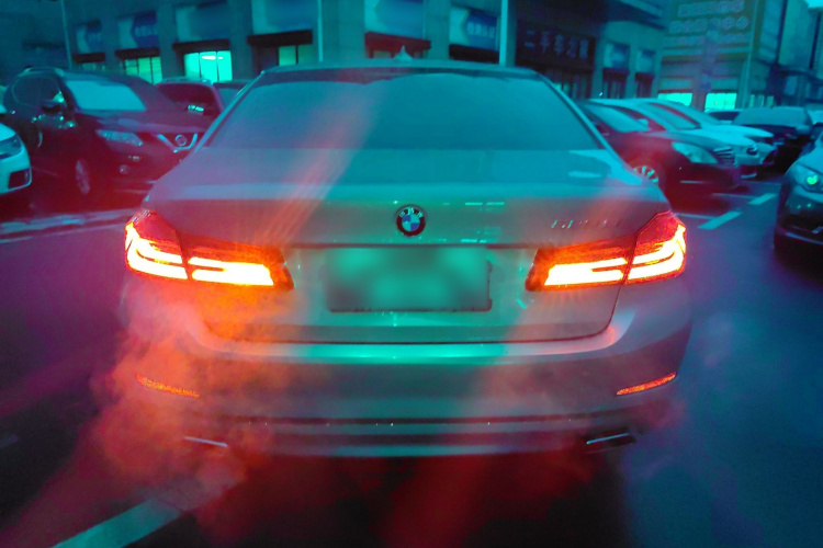 宝马5系 2018款 528Li 上市特别版车身外观6004