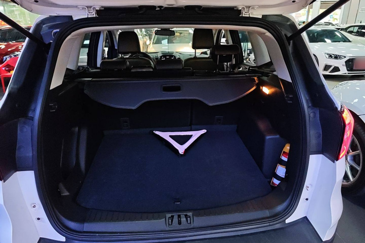 福特 翼虎 2019款 EcoBoost 180 两驱铂翼型 国VI机舱底盘23