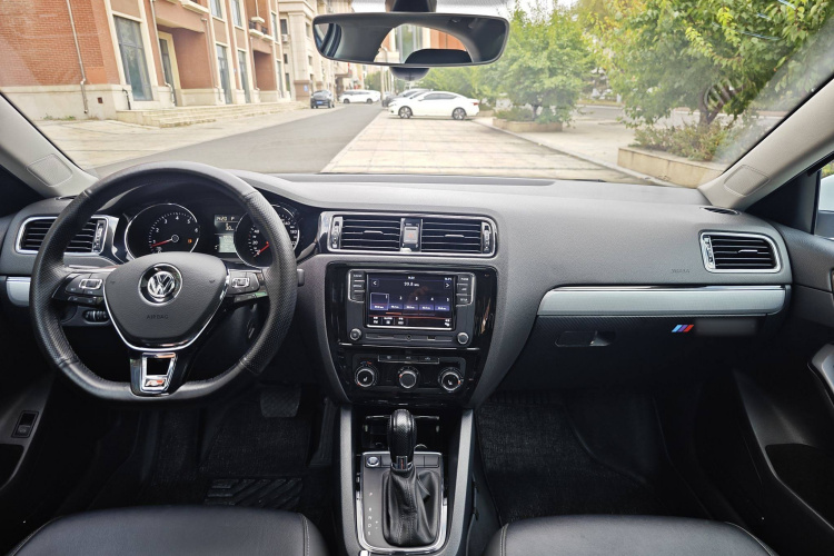 大众 速腾 2018款 1.6L 自动舒适型中控内饰7001