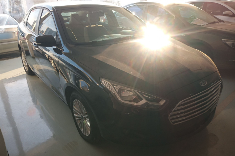 福特 福睿斯 2015款 1.5L 自动舒适型车身外观3