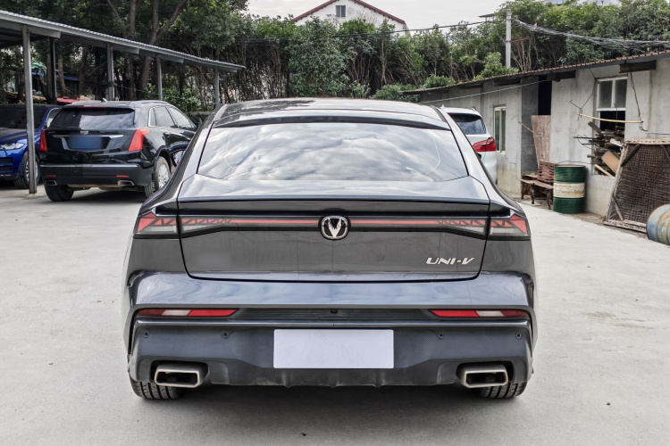 长安UNI-V 2024款 1.5T 尊贵型车身外观6007