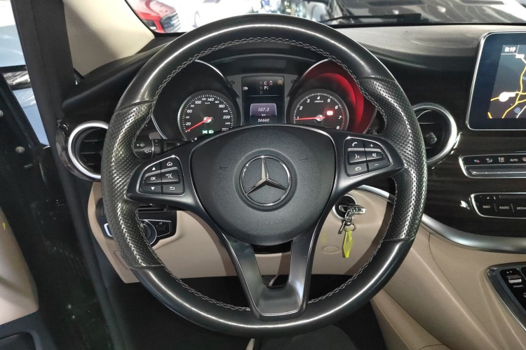 奔驰V级 2018款 V 260 领航版 国V局部细节13