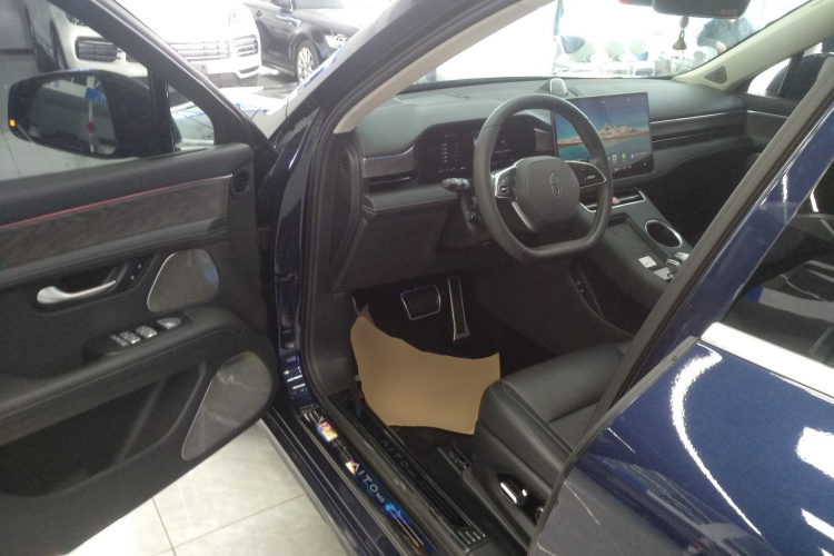 鸿蒙智行 问界M5 2022款 增程后驱标准版中控内饰20