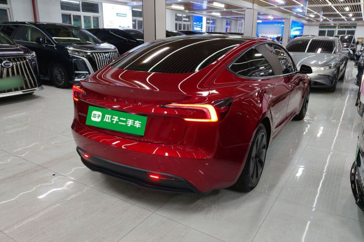 特斯拉 Model 3 2023款 长续航全轮驱动版车身外观7