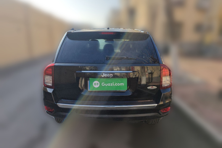 Jeep 指南者(进口) 2014款 改款 2.4L 四驱舒适版车身外观6