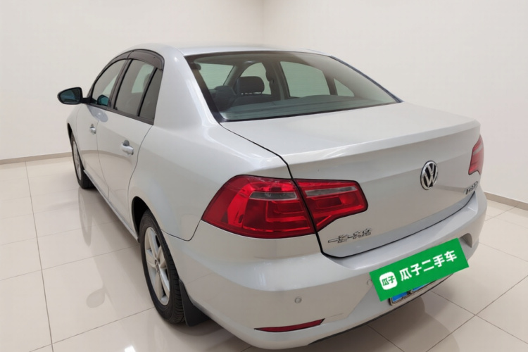 大众 宝来 2014款 1.6L 自动时尚型车身外观5