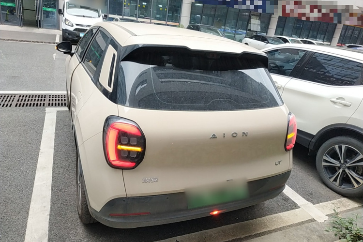 埃安 AION UT 2025款 330星辉版车身外观6004