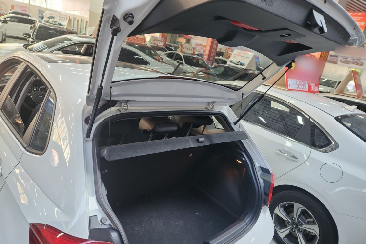 大众 Polo 2021款 Plus 1.5L 自动全景乐享版机舱底盘23