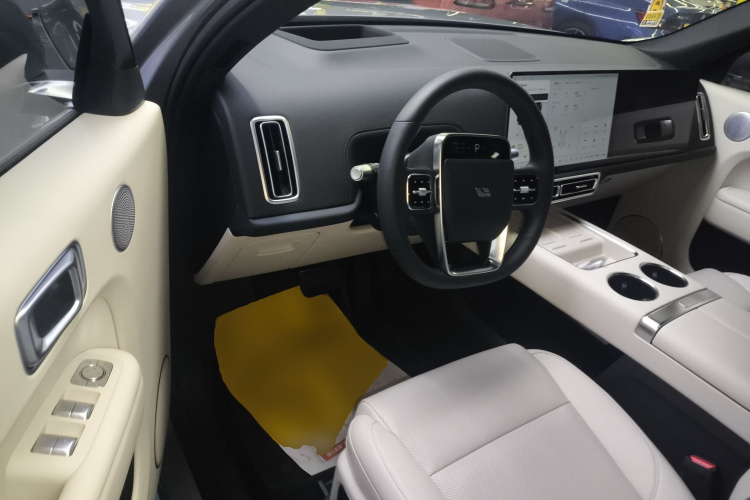 理想汽车 理想L9 2024款 Ultra中控内饰7003
