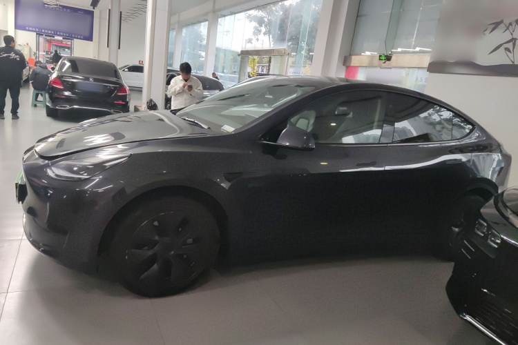 特斯拉 Model Y 2024款 后轮驱动版车身外观6003