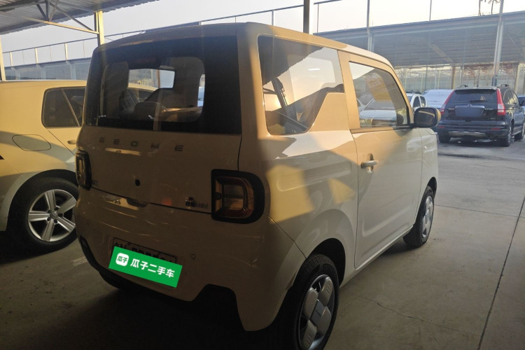 吉利银河 2024款 熊猫mini 200km 耐力熊车身外观7