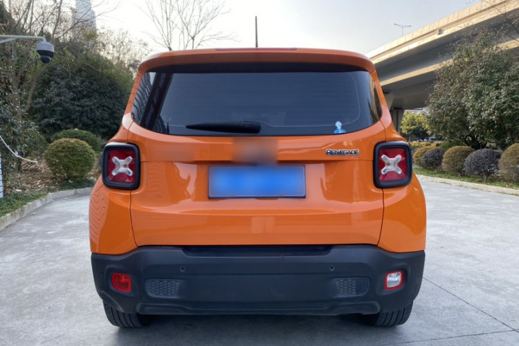 Jeep 自由侠 2019款 220T 自动领先版车身外观6001