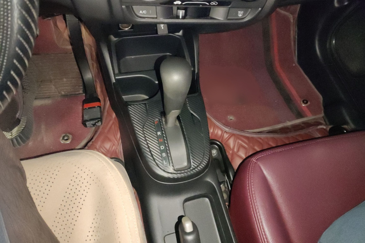 本田 飞度 2018款 1.5L CVT舒适天窗版局部细节18