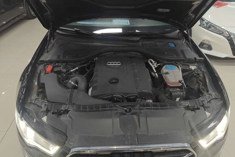 奥迪A6L 2015款 TFSI 百万纪念智领型机舱底盘24