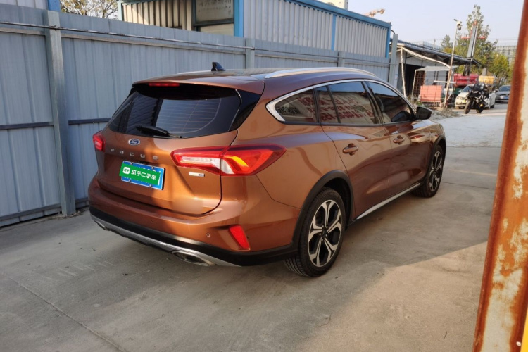 福特 福克斯 2021款 猎装版 EcoBoost 180 自动猎潮型车身外观6005