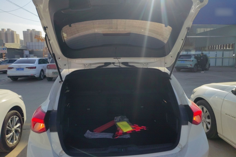 福特 福克斯 2021款 两厢 EcoBoost 180 自动ST Line机舱底盘23