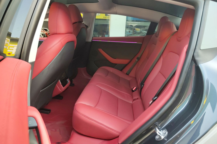 特斯拉 Model 3 2023款 长续航全轮驱动版中控内饰21
