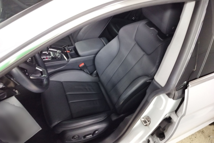 奥迪A5 2021款 Sportback 45 TFSI quattro 臻选动感型中控内饰19