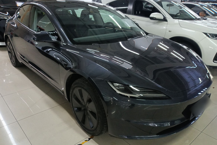 特斯拉 Model 3 2025款 改款 后轮驱动版车身外观3