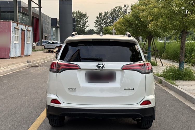 丰田 RAV4荣放 2016款 2.0L CVT两驱风尚版 国V车身外观6003