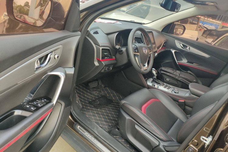 长安CS55 2018款 1.5T 自动炫色型 国V中控内饰7003