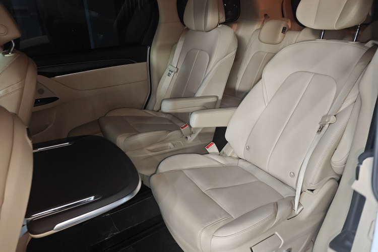 别克GL8 2023款 ES陆尊 尊享型中控内饰21