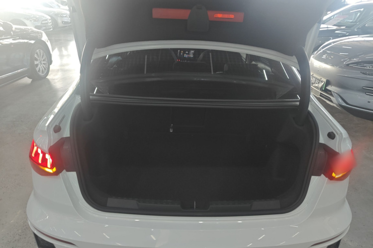 奥迪A3 2023款 改款 A3L Limousine 35 TFSI 时尚运动型局部细节23