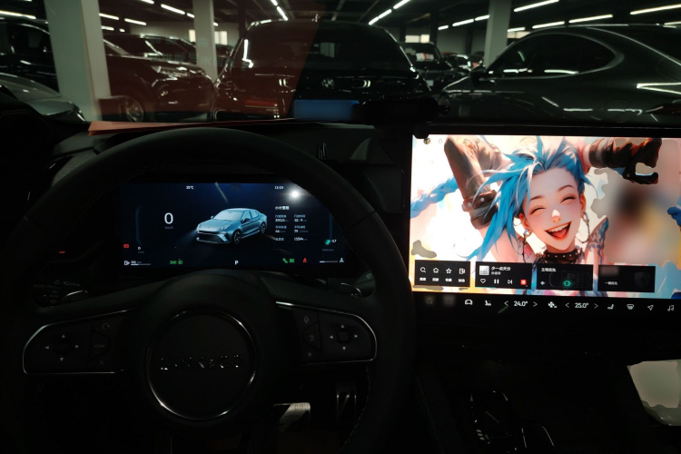 领克03 2025款 1.5TD DCT冠军版Pro中控内饰12