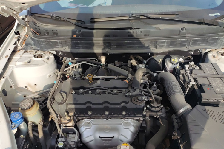 长安 逸动DT 2019款 1.6L 手动舒享型 国VI机舱底盘24