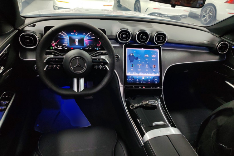 奔驰C级 2023款 C 200 L 运动版中控内饰7002