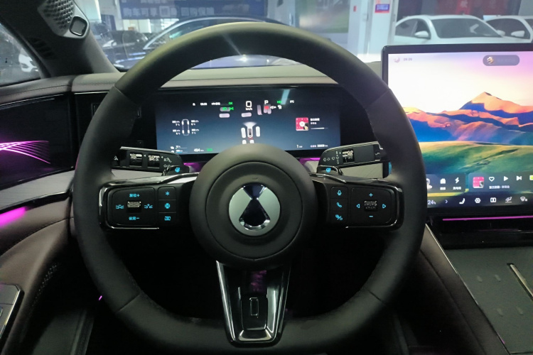 腾势Z9GT 2024款 1100四驱Ultra版中控内饰13