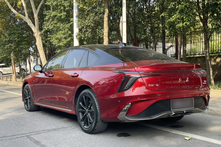 红旗H6 2023款 2.0T 致臻版车身外观6002