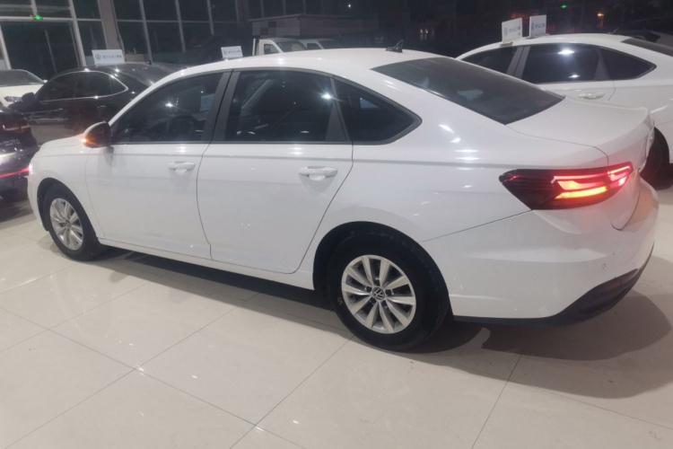 大众 朗逸 2023款 改款 1.5L 自动得逸版车身外观4