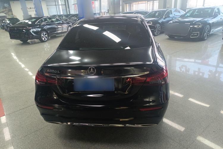 奔驰E级 2023款 E 300 L 运动时尚型车身外观6004