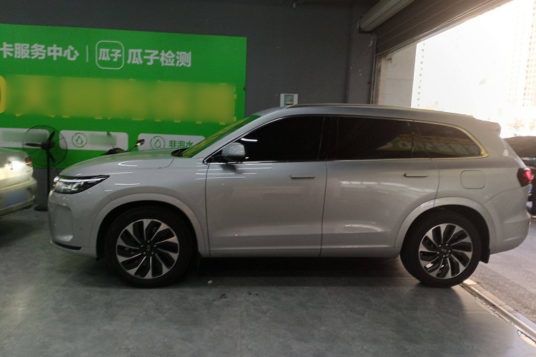 鸿蒙智行 问界M7 2024款 1.5T 后驱Plus版 5座车身外观4