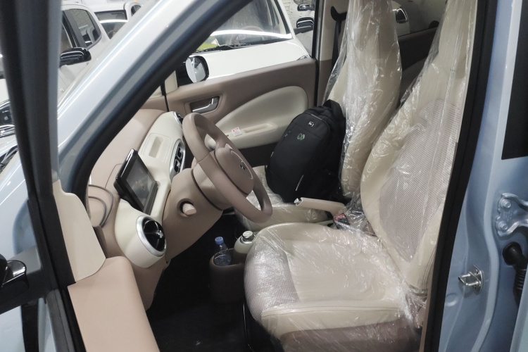 五菱汽车 宏光MINIEV 2025款 四门版 进阶款中控内饰19