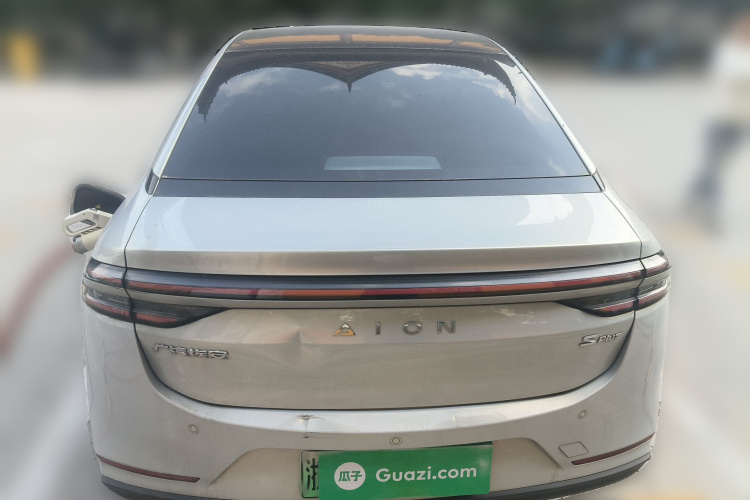 埃安 AION S Plus 2023款 70 乐享版 三元锂车身外观6004