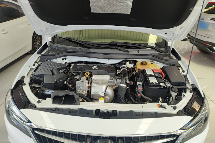 别克 英朗 2021款 1.3T 自动轻混动进取型机舱底盘24