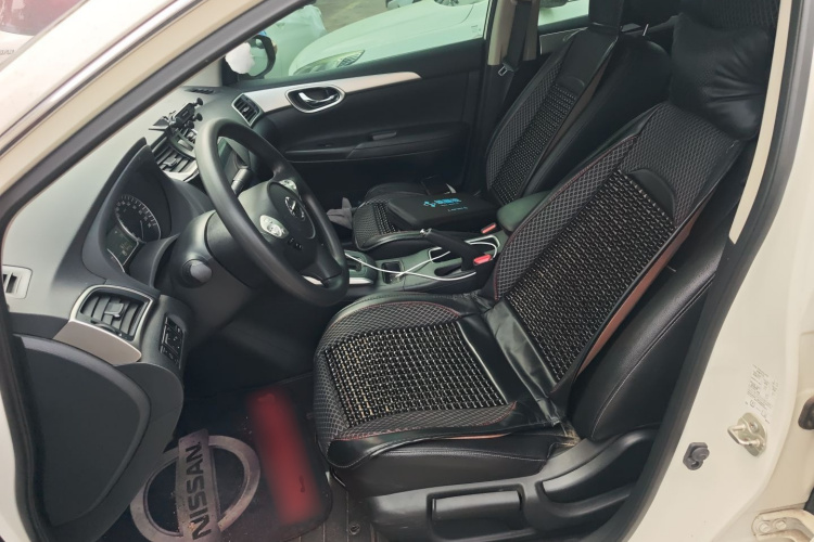 日产 轩逸 2021款 经典 1.6XE CVT舒适版中控内饰19