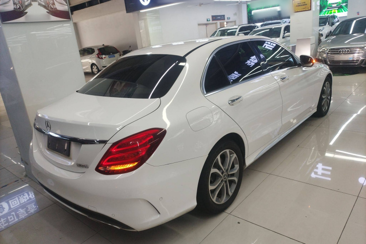 奔驰C级 2018款 C 180 L 时尚型运动版车身外观7