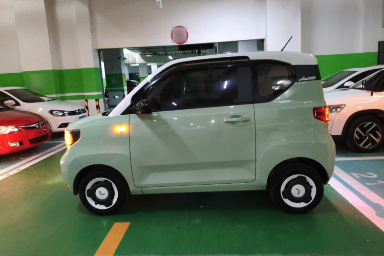 五菱汽车 宏光MINIEV 2021款 马卡龙时尚款 磷酸铁锂车身外观4