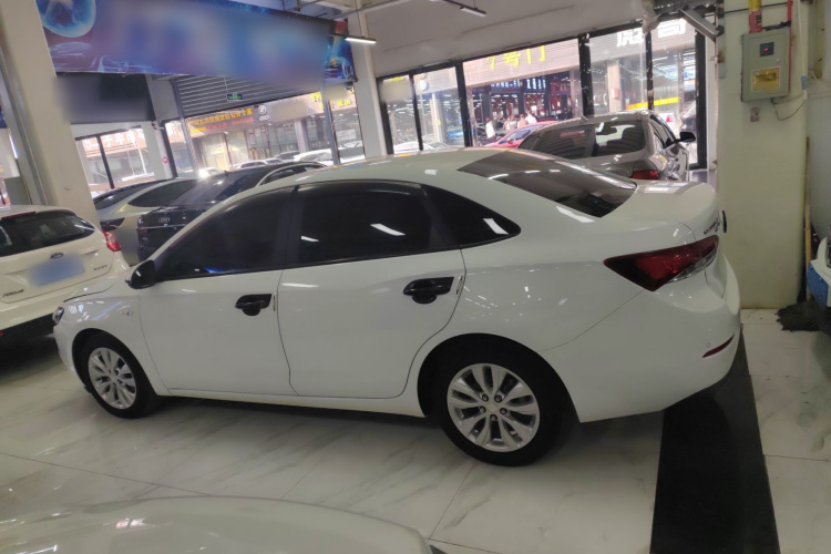 别克 英朗 2021款 改款 典范 1.5L 自动精英型车身外观6004