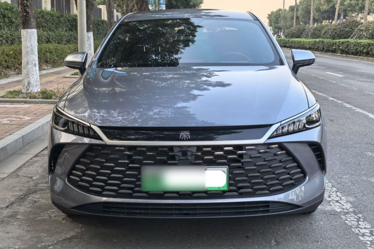 比亚迪 秦PLUS 2025款 DM-i 智驾版 55KM领先型车身外观6001