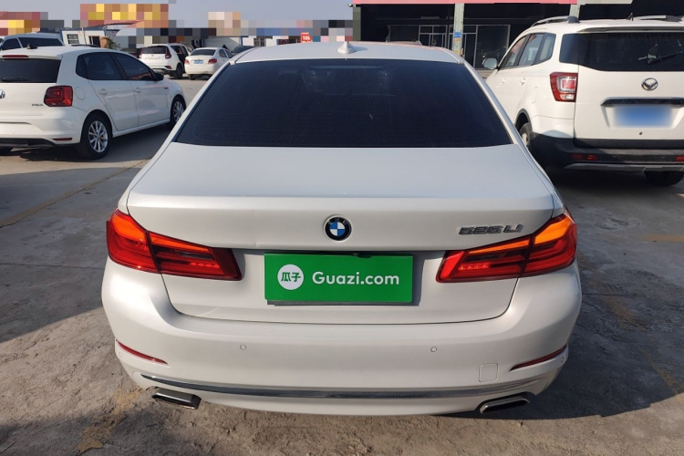 宝马5系 2018款 525Li 豪华套装车身外观6