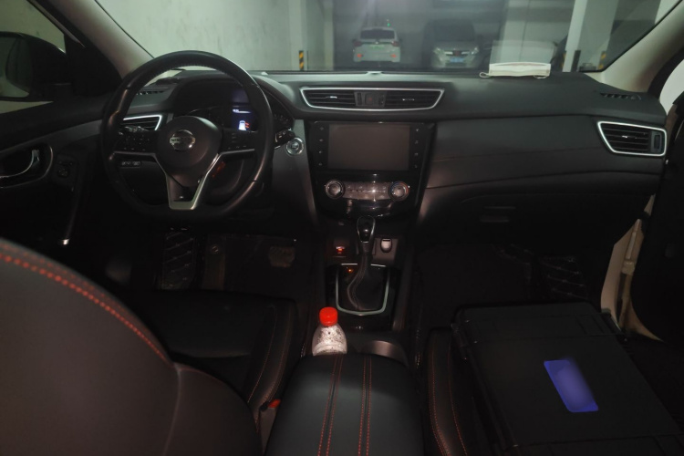 日产 逍客 2019款 2.0L CVT豪华版中控内饰12
