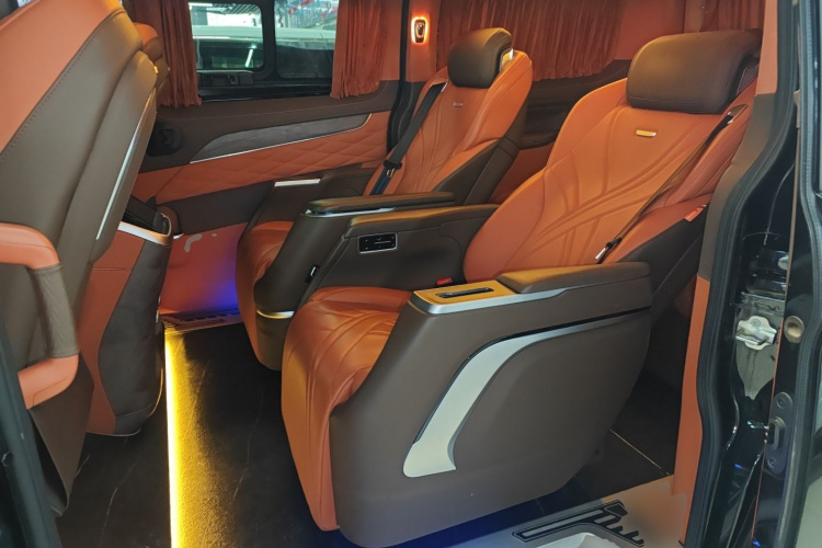 钧天黑武士Youth 2023款 2.0T 汽油标配版中控内饰7004